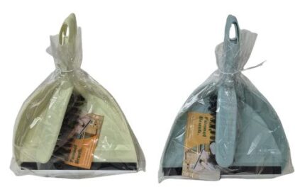 ⁦יעה פלסטיק עם פס גומי ומברשת ניקוי⁩ – תמונה ⁦2⁩